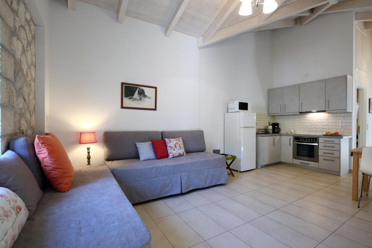 Áyios Nikítas Wild Sea Apartments מראה חיצוני תמונה