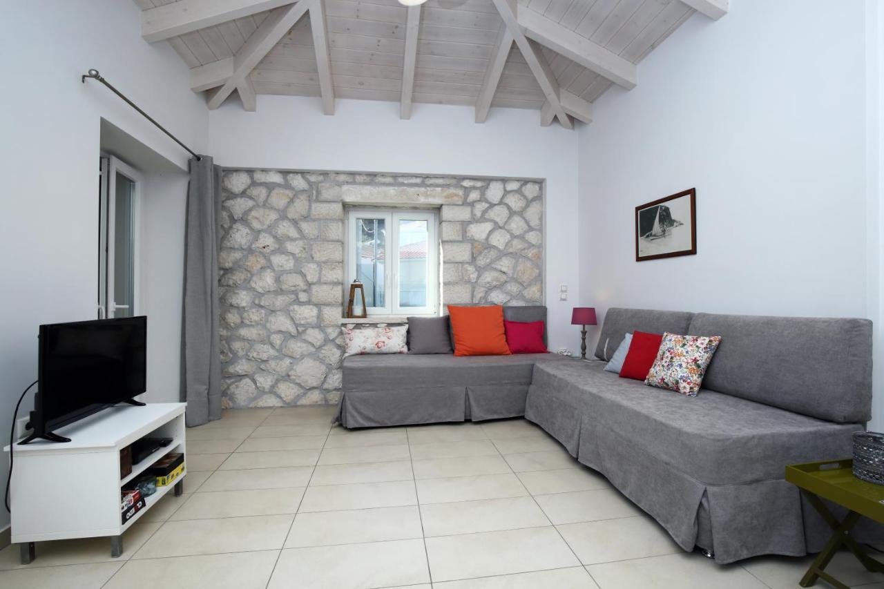 Áyios Nikítas Wild Sea Apartments מראה חיצוני תמונה