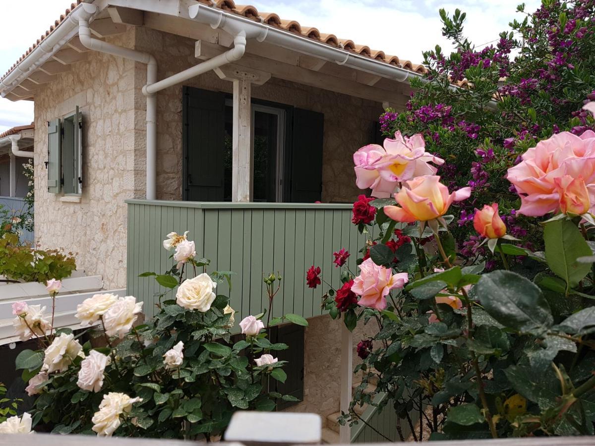 Áyios Nikítas Wild Sea Apartments מראה חיצוני תמונה
